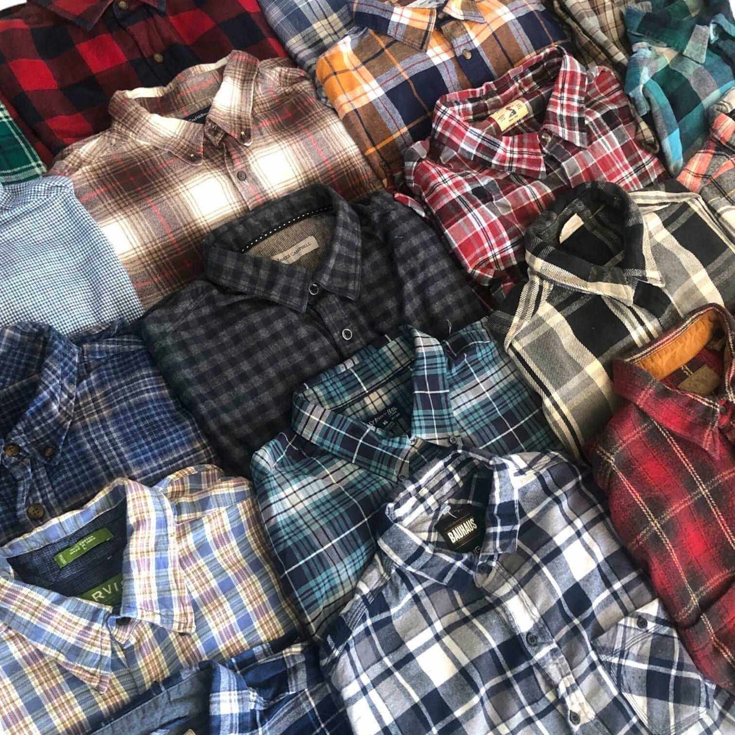 Chemises flanelle vintage multicolores – box en gros pour friperie – vêtements seconde main – Place Wholesale