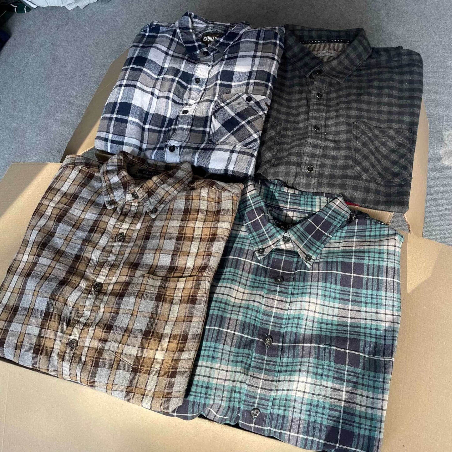 Chemise flanelle vintage pliée – box de vêtements à carreaux – mode rétro en gros – Place Wholesale