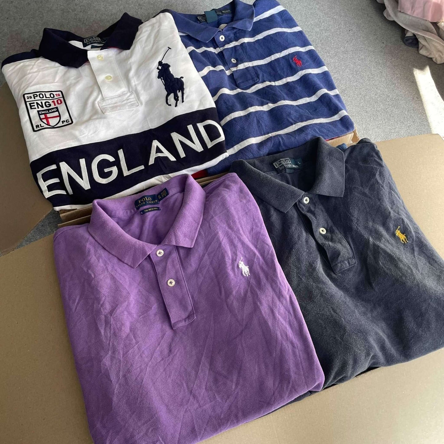 Vêtements Ralph Lauren vintage – box de polos pliés – revente friperie – Place Wholesale
