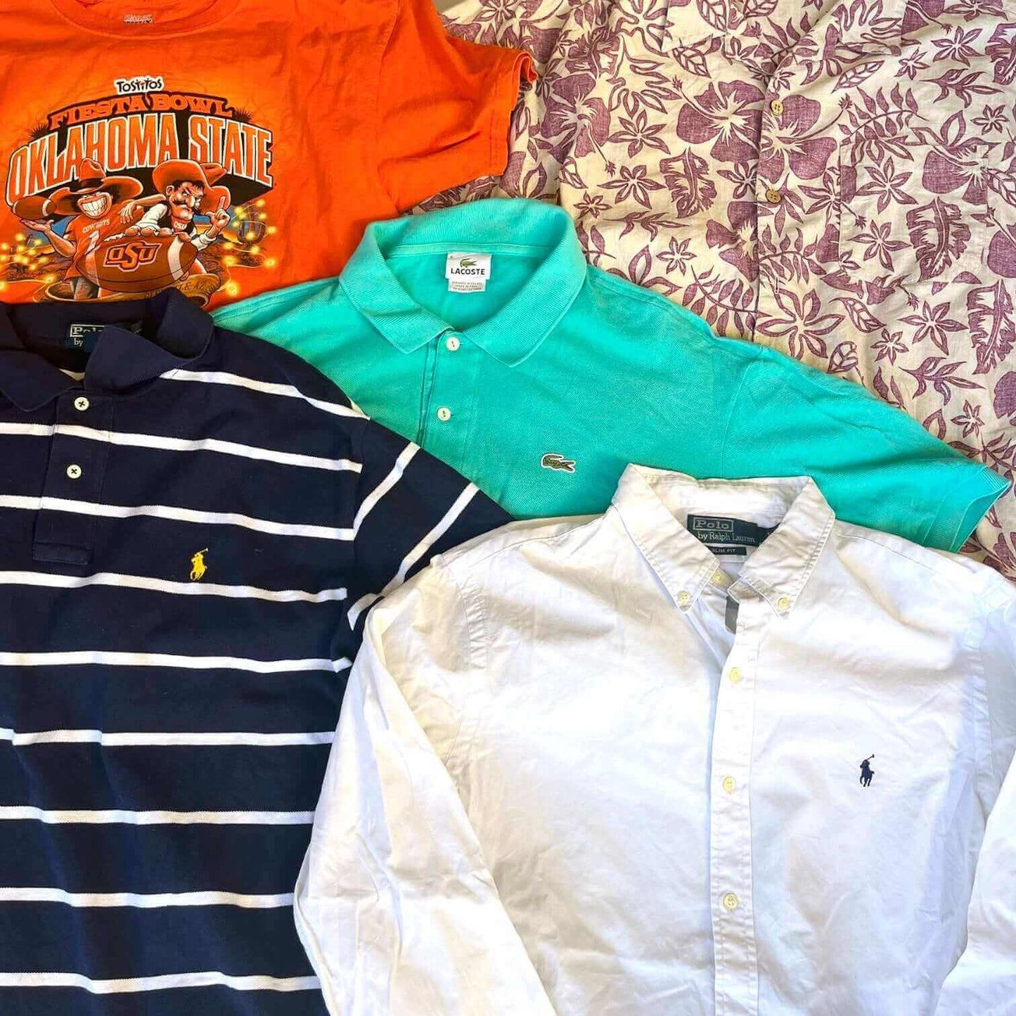Lot vintage n°9 – t-shirts et vêtements pliés – 20 pièces en gros pour friperie – Place Wholesale