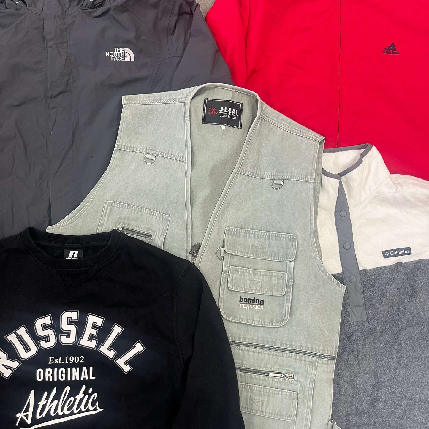 Lot mix hiver 10 pièces – vêtements d’occasion pour friperie et revente