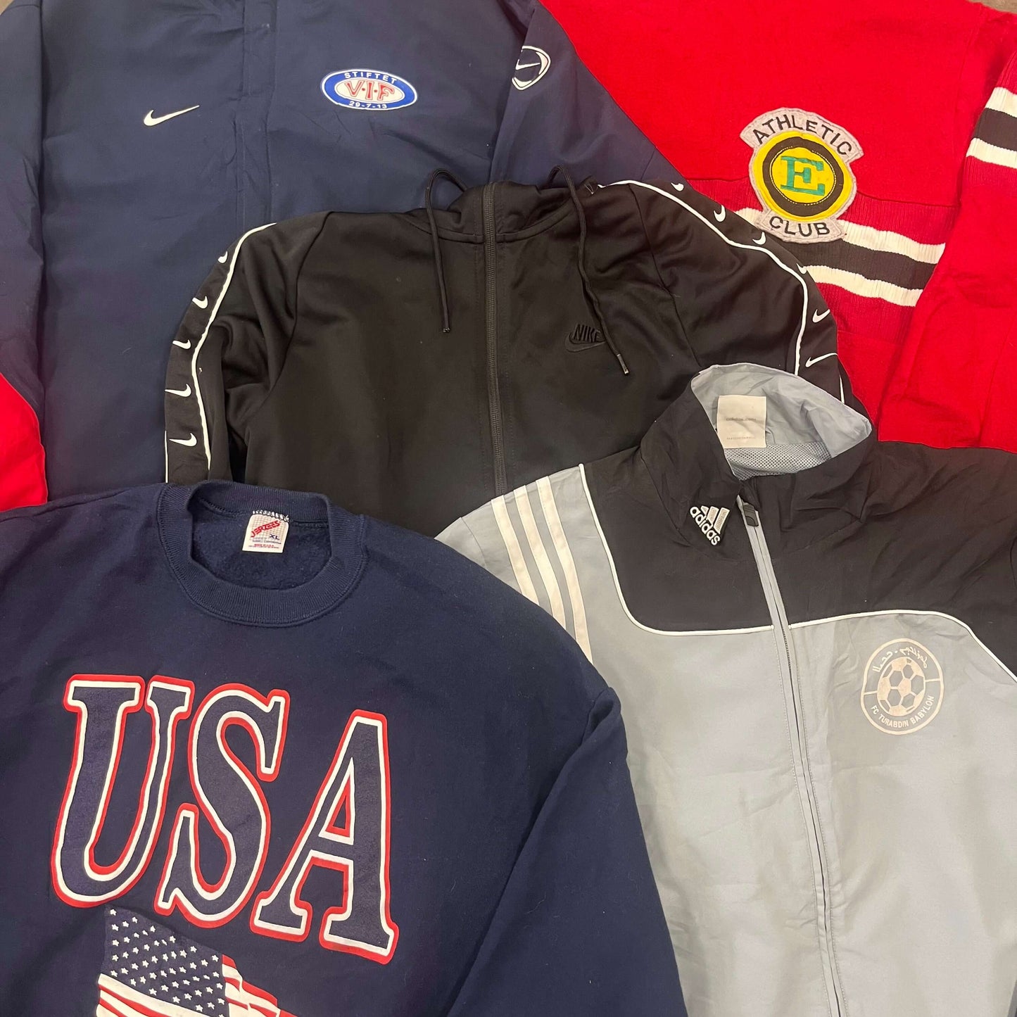 Lot mix hiver 10 pièces – vêtements vintage et seconde main en gros