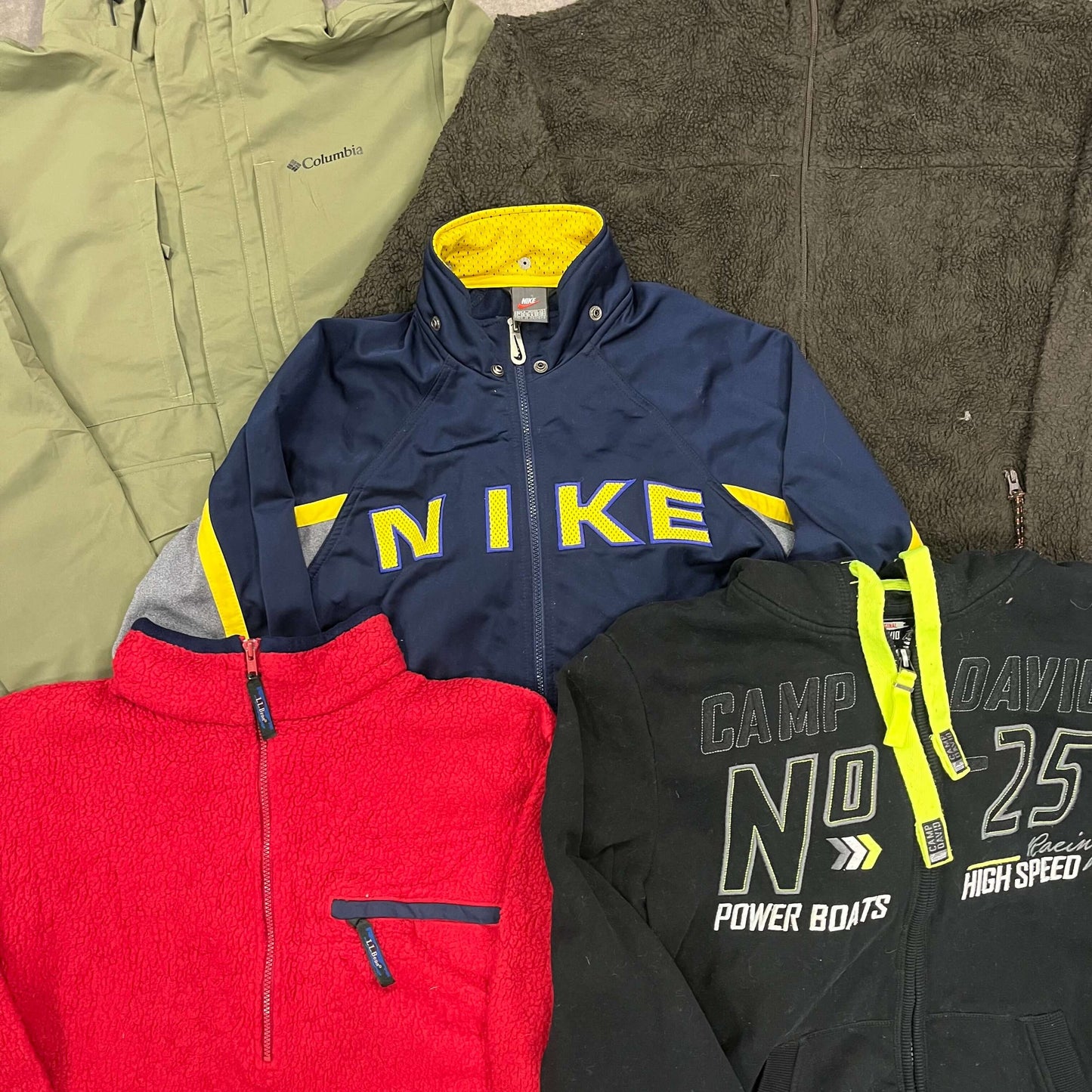 Vêtements vintage hiver en lot – aperçu général du mix de 10 pièces