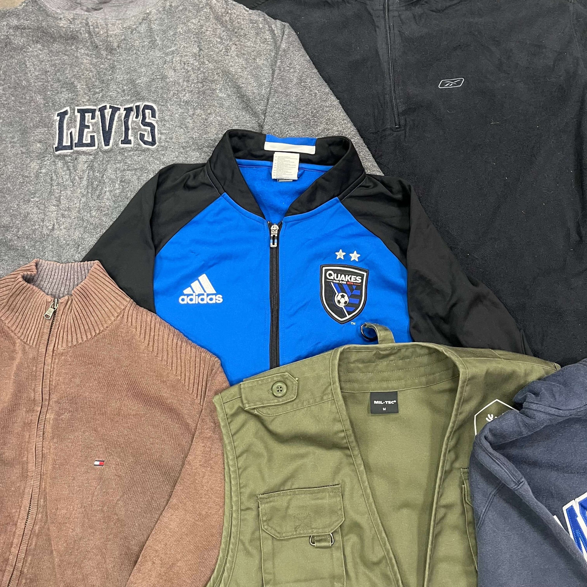 Photo lot vintage mix hiver 10 pièces – vêtements chauds de marque