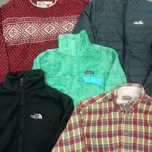 Lot n°86 de 10 pièces vintage : pulls, chemises, polaires Patagonia et The North Face, doudoune Ellesse.