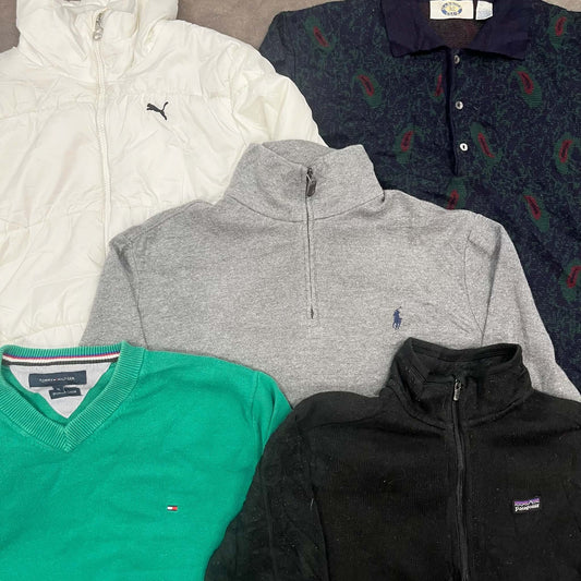 Lot n°87 de 10 vêtements vintage : pulls en laine, chemises, polaires et doudoune Puma.