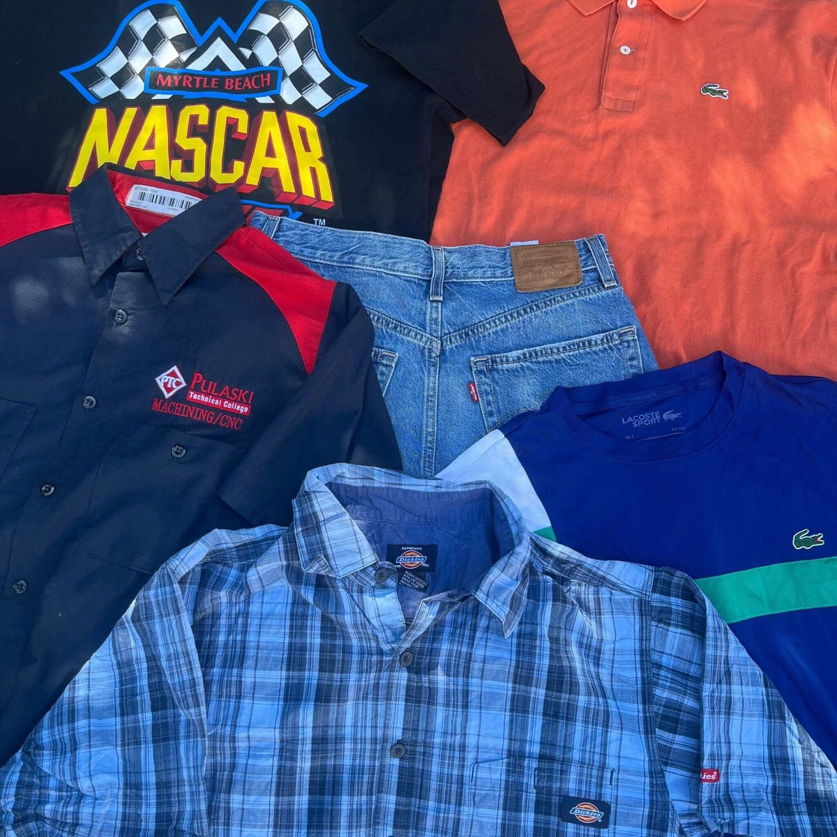 Lot De 150 Pièces De Vêtements Vintage Et Années 2000 - Pour Revendeur En Gros - Très Bon état