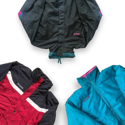 Box de vestes Columbia vintage – manteaux pliés en gros – vêtements seconde main spécial hiver – Place Wholesale