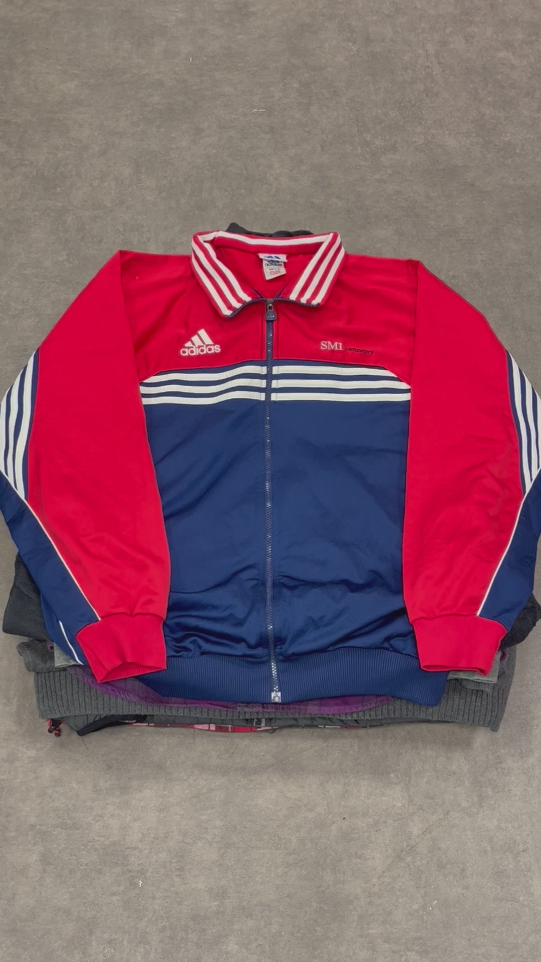 Veste vintage hiver rouge et bleu – pièce streetwear chaude prête à revendre