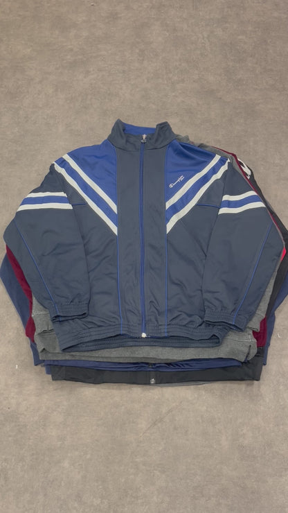 Détail du lot n°42 Mix hiver – 10 vêtements vintage unisexes, tons bleus et rouges, vêtements d’hiver seconde main.