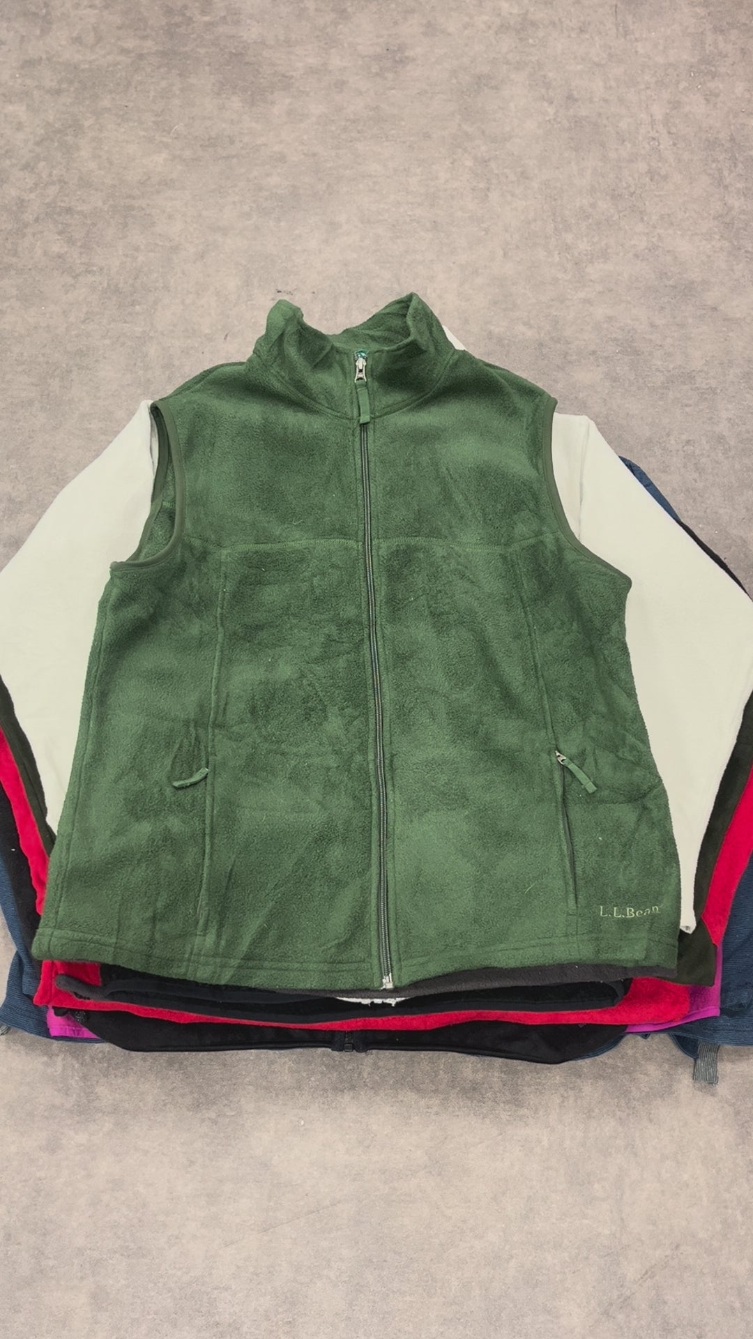 Polaire vintage unie de marque – texture et coupe