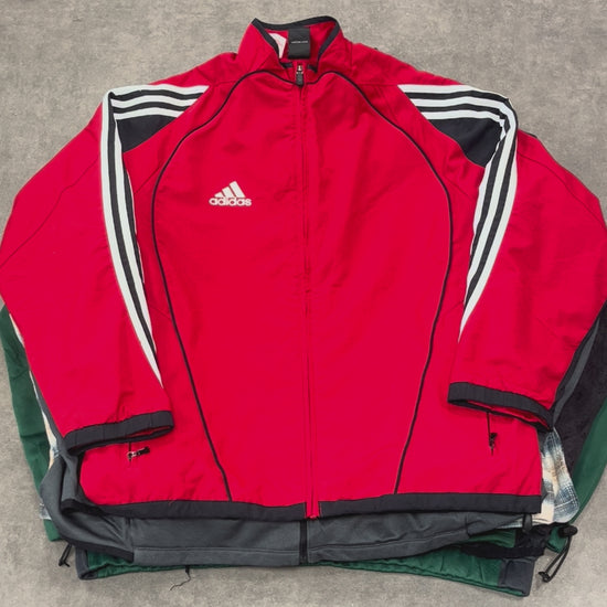 Détail du lot n°41 Mix hiver – vêtements vintage unisexes, mélange de couleurs vives, 10 pièces d’hiver authentiques.