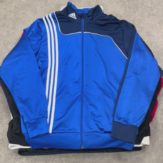 Détail du lot n°40 Mix hiver – 10 pièces de friperie vintage hiver, sélection mixte de vêtements chauds colorés.